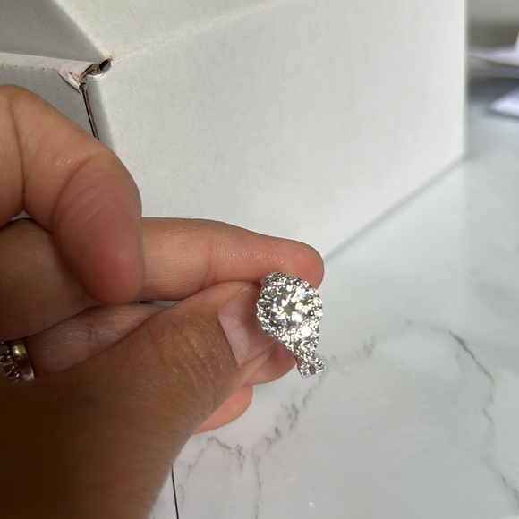 2.5ct tw round brilliant twist halo  engagement ring - Picture 15 of 15